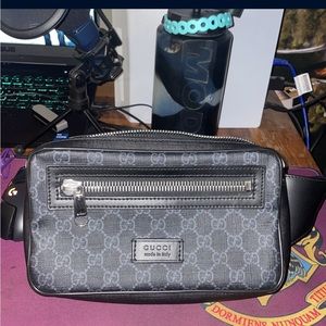 Gucci Crossbody bag Fannypack.